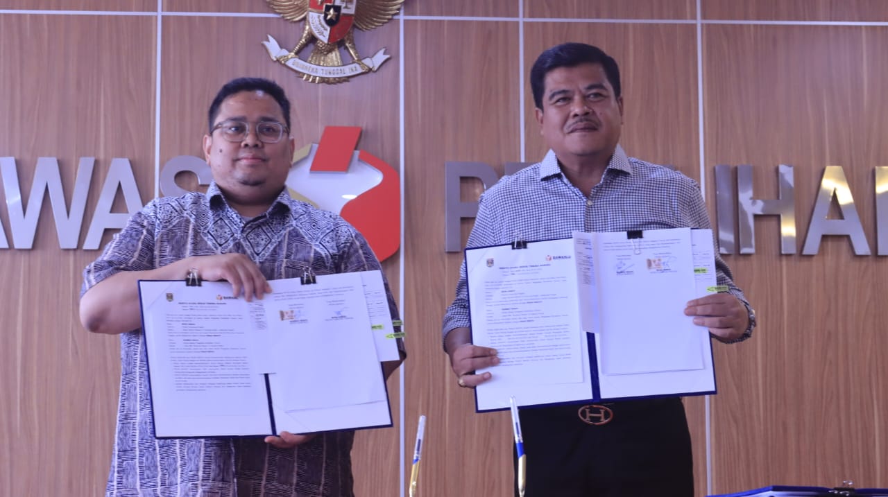 <strong>Bawaslu Lampung Dampingi Penyerahan Aset dan NPHD Lampung Tengah</strong>