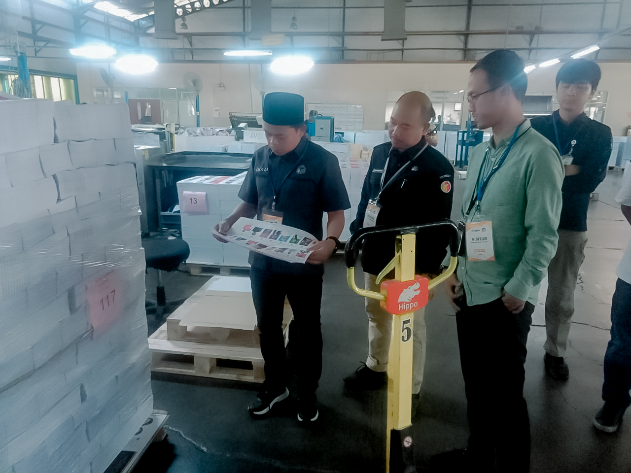 Bawaslu Lampung Awasi Proses Pencetakan, Pengepakkan, Hingga Pendistribusian Surat Suara Pemilu 2024