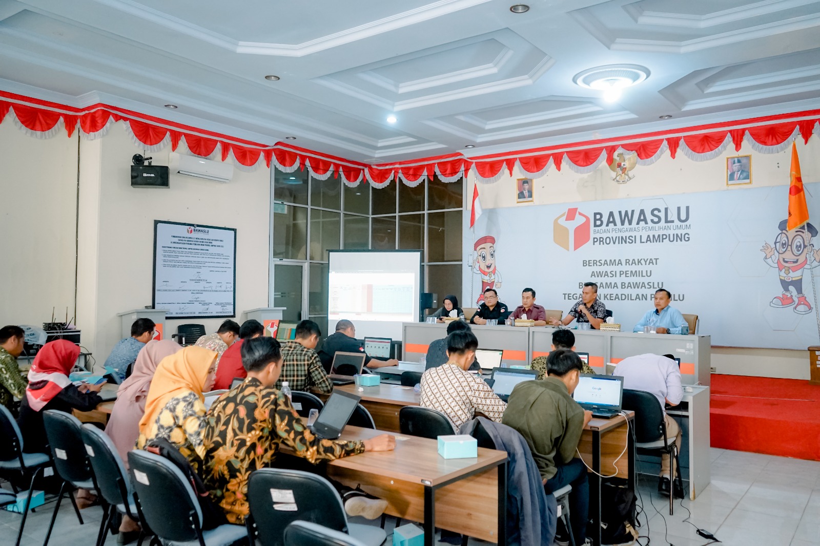 BAWASLU LAMPUNG GELAR KONSOLIDASI DATA PENANGANAN PELANGGARAN PADA SISTEM SIGAPLAPOR