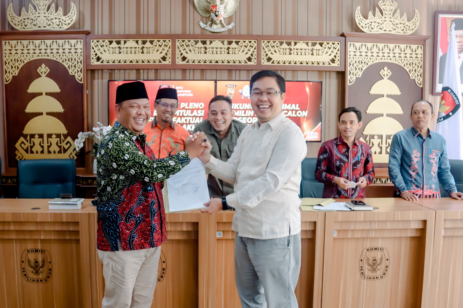 Akhiri Rekap Akhir Calon DPD, Karno Tekankan Komitmen Jalankan Aturan