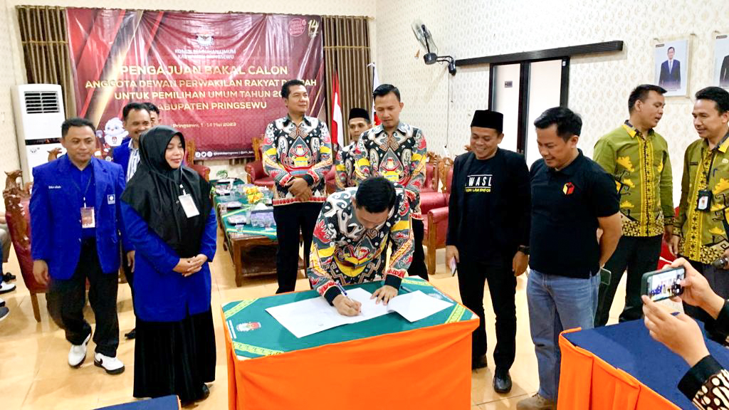 AWASI PENGAJUAN BAKAL CALON DPRD KABUPATEN, IMAM BUKHORI PASTIKAN PROSES SESUAI KETENTUAN