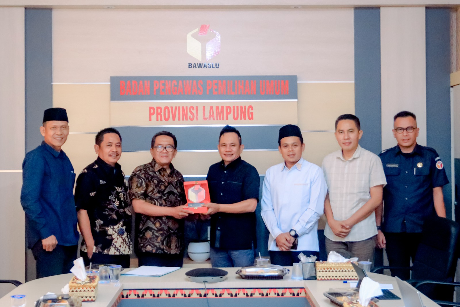 BAWASLU LAMPUNG TERIMA KUNJUNGAN PIMPINAN DAN ANGGOTA KOMISI I DPRD PROVINSI LAMPUNG