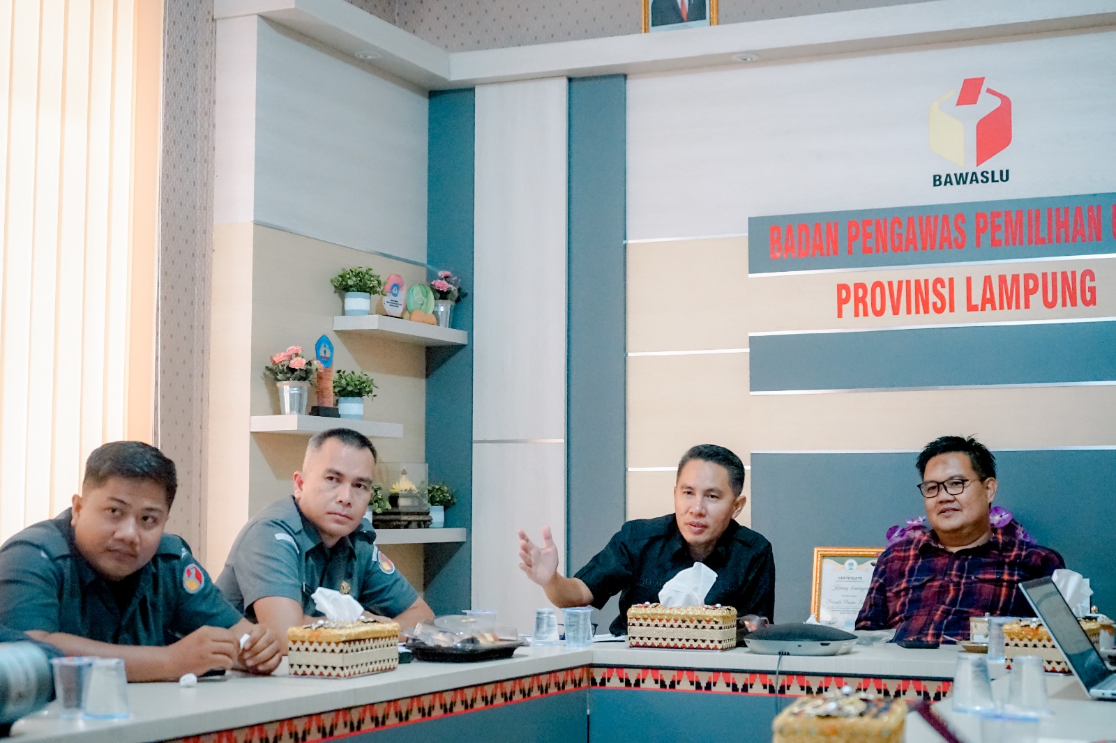 Bawaslu Lampung Adakan Rapat Pengawasan Vermin Bacalon DPD dan DPRD