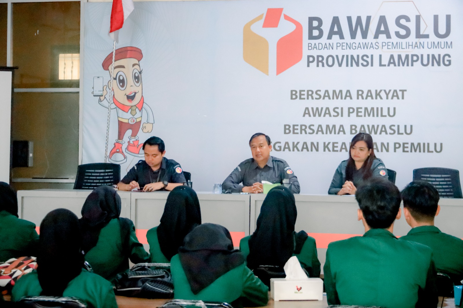 Bawaslu Provinsi Lampung Sambut Mahasiswa PKL UIN RIL