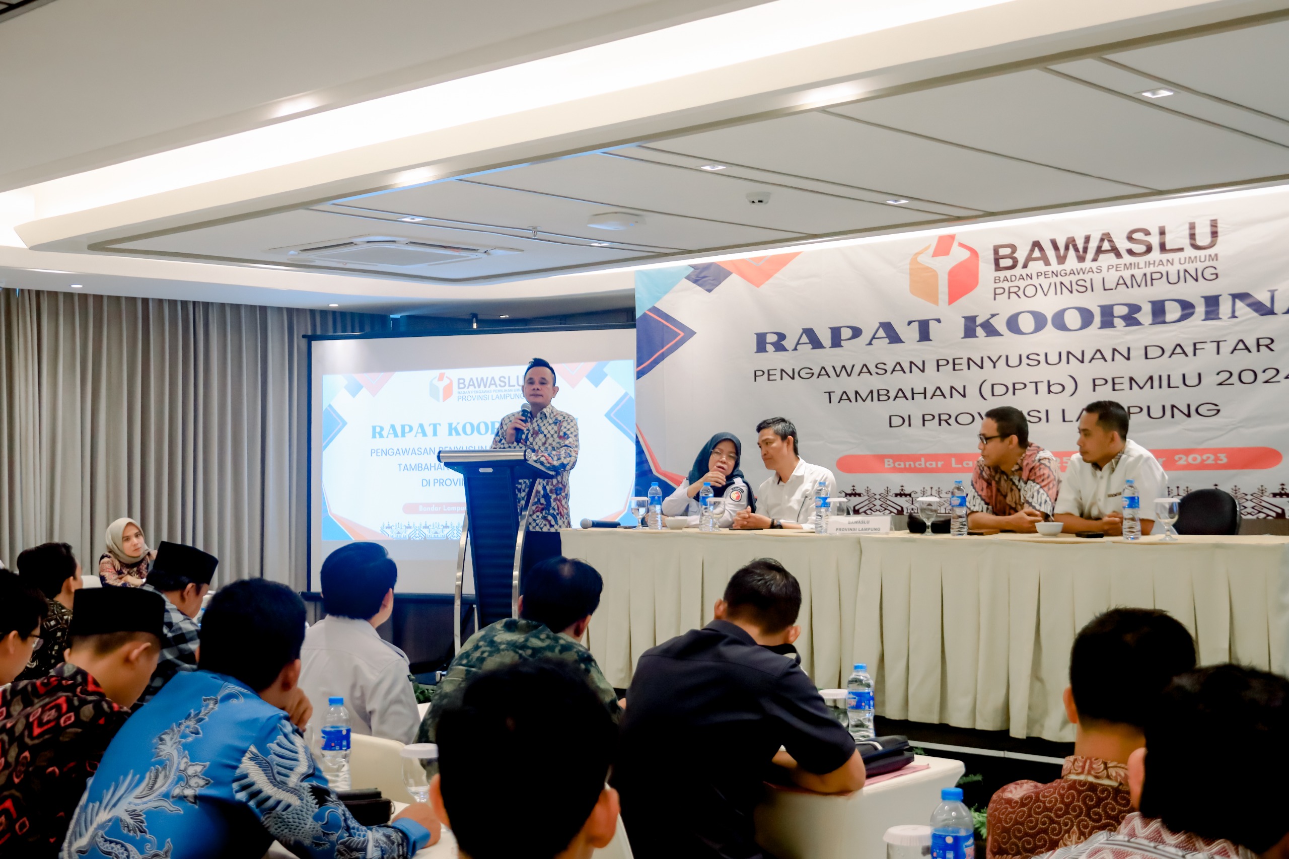 Rapat Koordinasi Pengawasan DPTb, Bawaslu Lampung Undang Disdukcapil, KPU dan Penggiat Pemilu