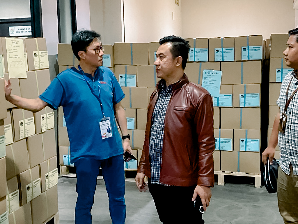 Bawaslu Lampung Lakukan Pengecekan di Percetakan Logistik Pemilu 2024
