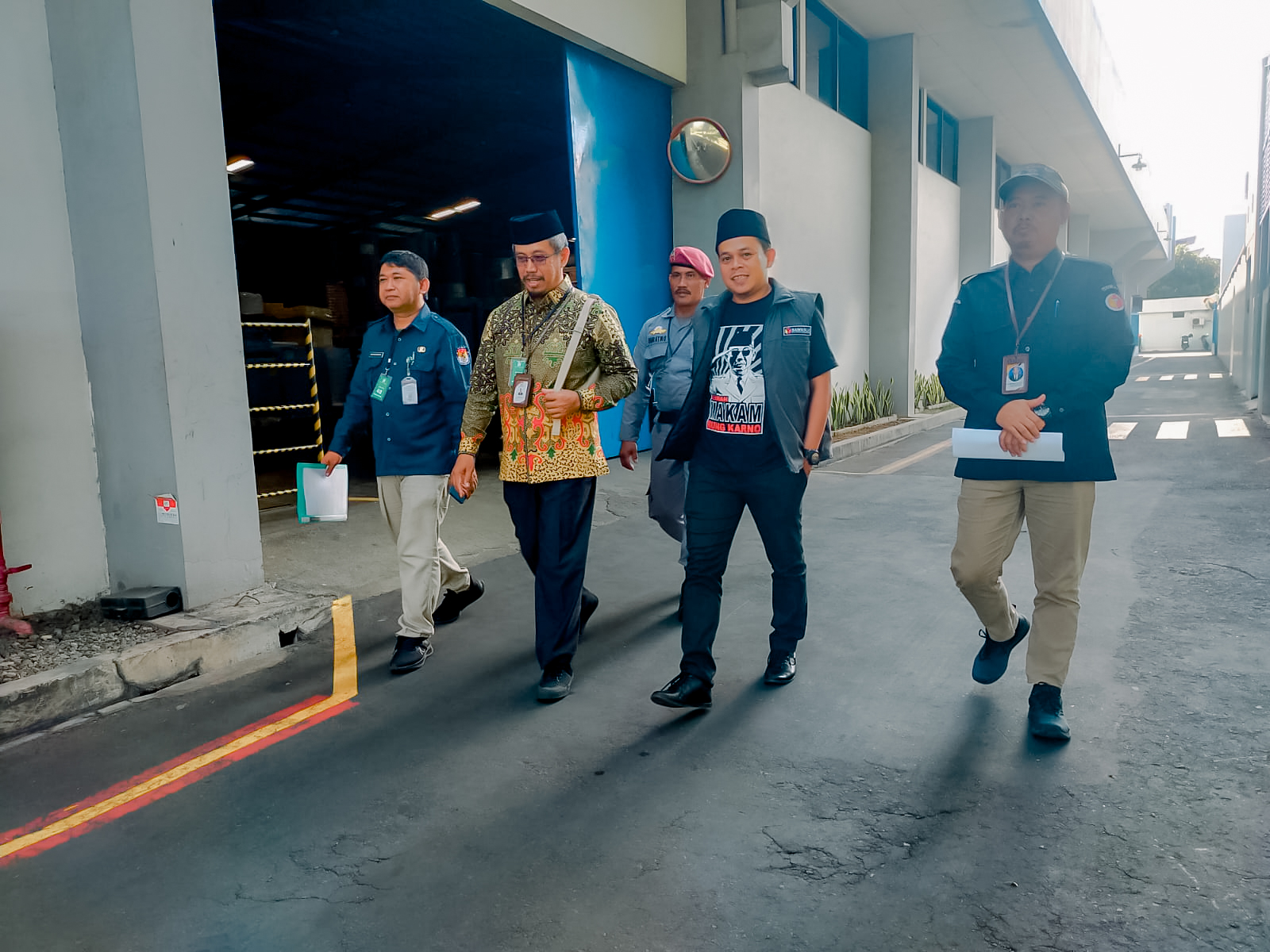 Pastikan Logistik Pemilu Aman, Bawaslu-KPU Lampung Datangi Percetakan