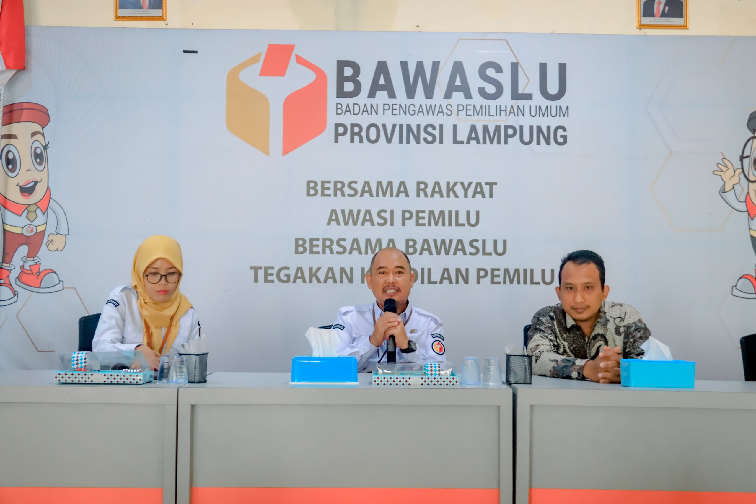 Selesai Laksanakan PKL, Bawaslu Lampung Serahkan Kembali Mahasiswa UIN Raden Intan Lampung