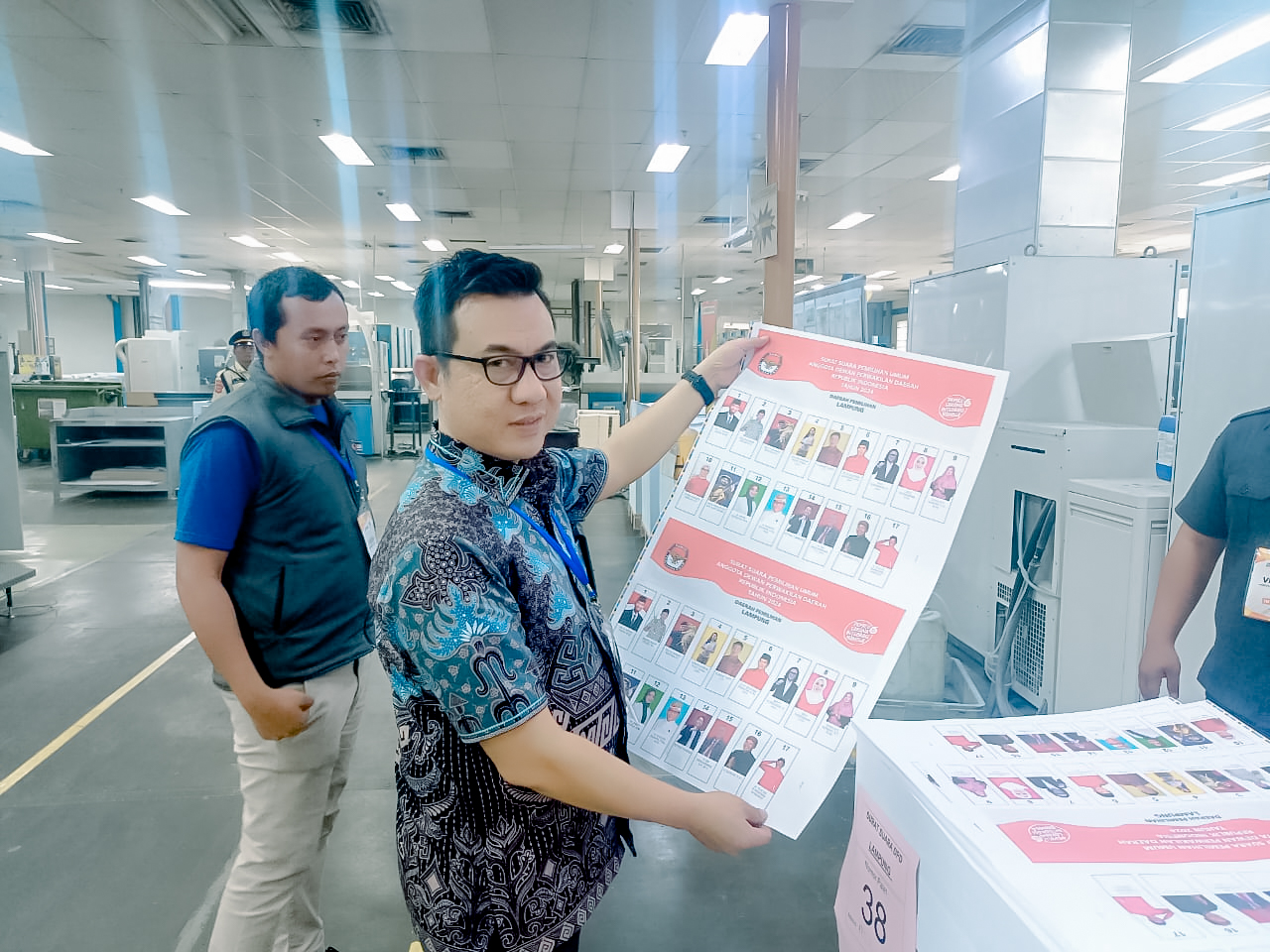 Pantau Pencetakan, Bawaslu Lampung Pastikan Pencetakan Dan Pendistribusiannya Surat Suara Sesuai Aturan