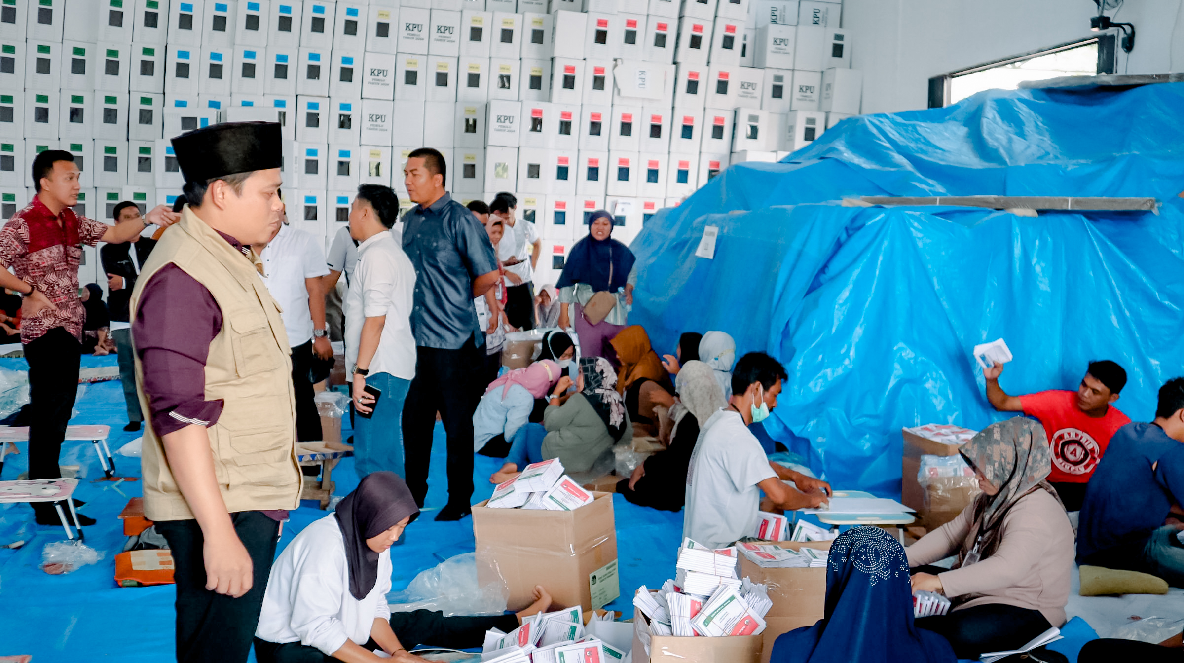 Bawaslu Lampung Awasi Secara Melekat Proses Pelipatan Surat Suara
