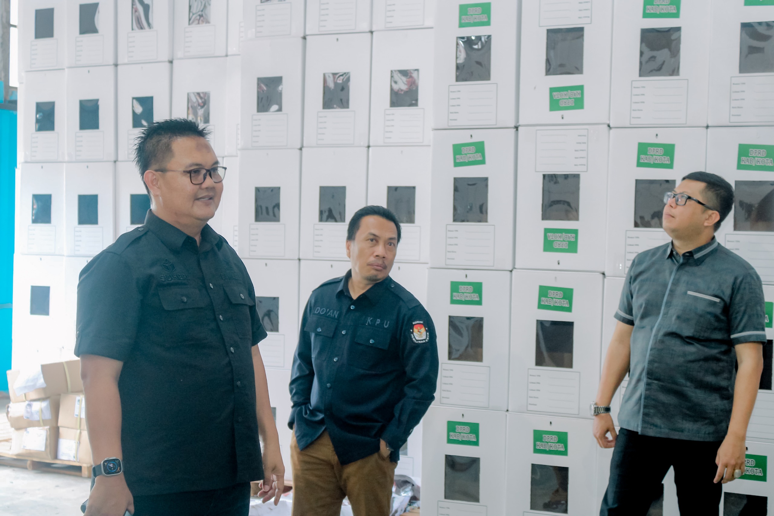 Awasi Proses Pelipatan Surat Suara, Bawaslu Lampung Apresiasi Tata Kelola Logistik KPU Way Kanan