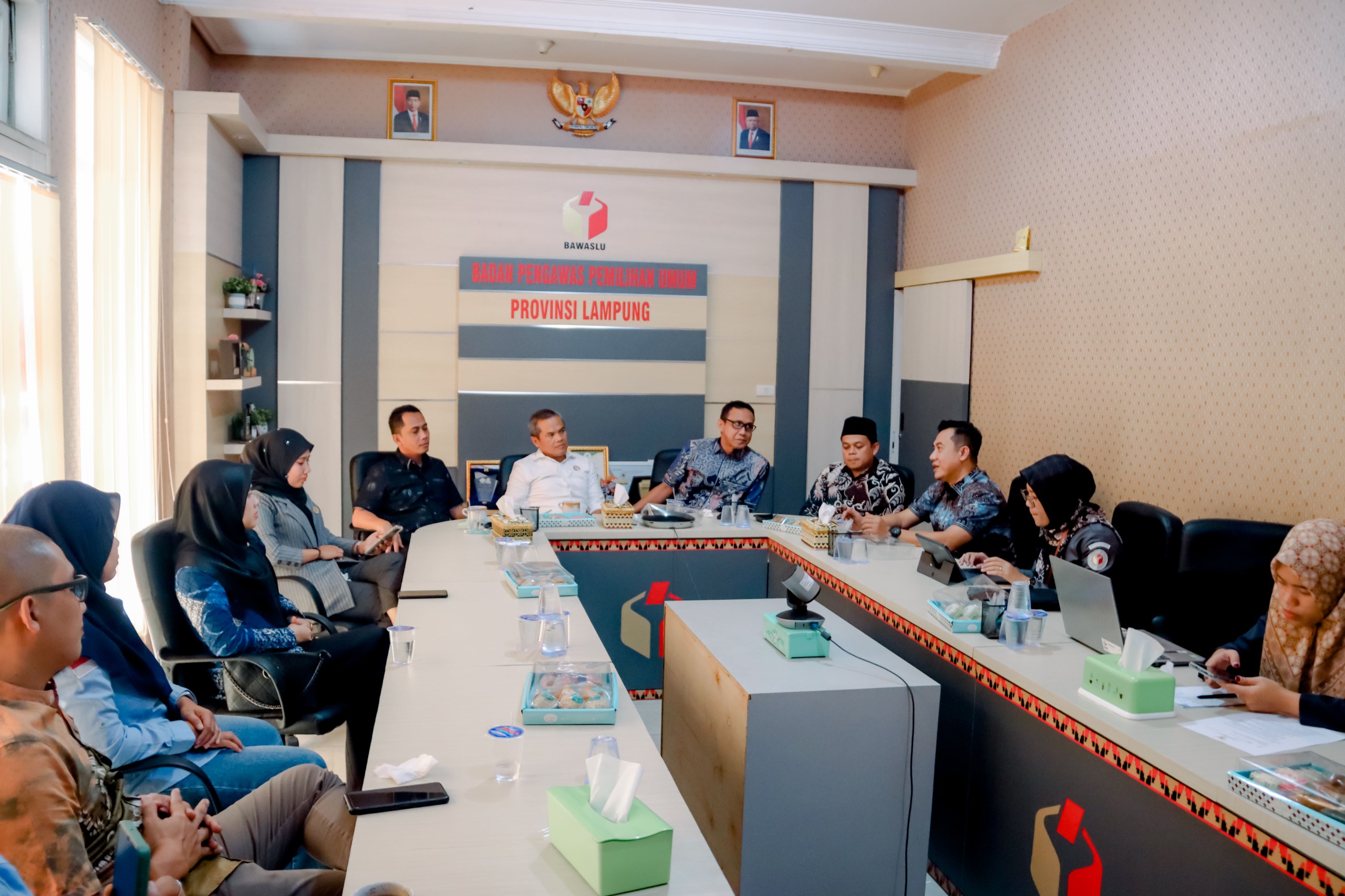 Perkuat Pengawasan Pemilu Melalui Kolaborasi Lintas Lembaga, Bawaslu Berkoordinasi Dengan KPID Lampung