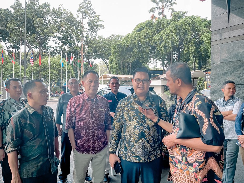 [[Konferensi Pers]] Bawaslu Lampung Hadiri Sidang Pleno Pengucapan Putusan/Ketetapan PHPU