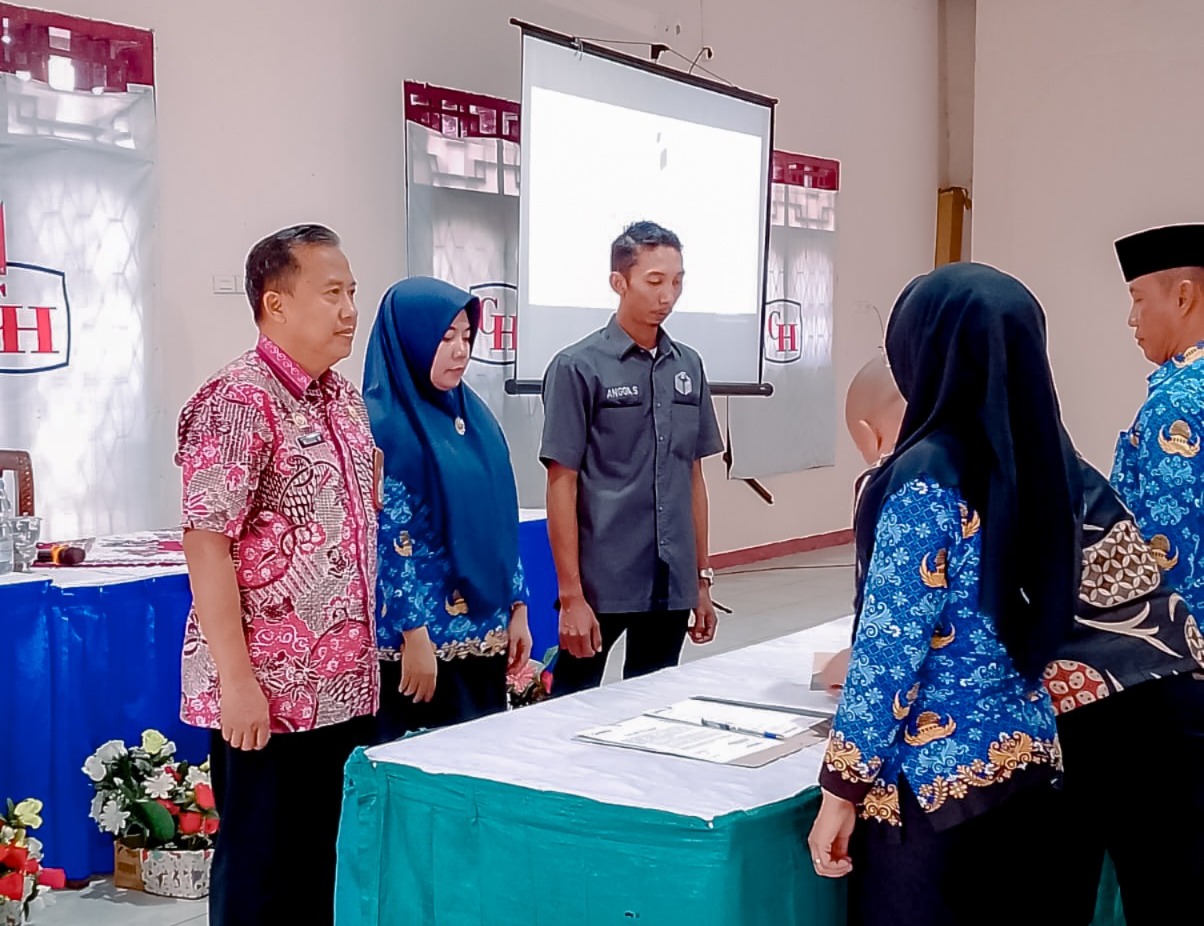 23 Koordinator Sekertariat Panwaslucam Se-Lampung Utara Dilantik