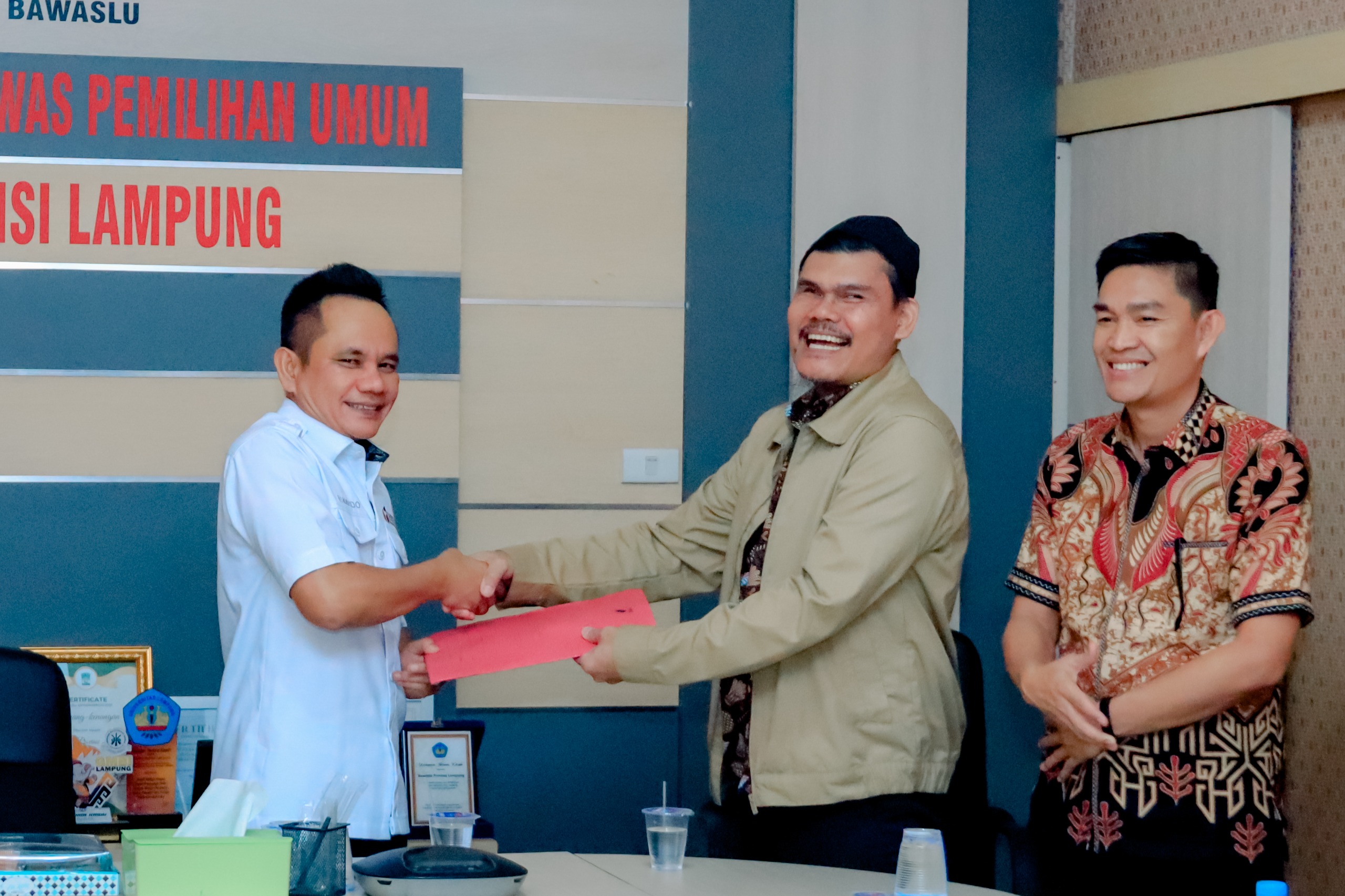 Bawaslu Provinsi Lampung Terima Audiensi Dari PPUA Disabilitas