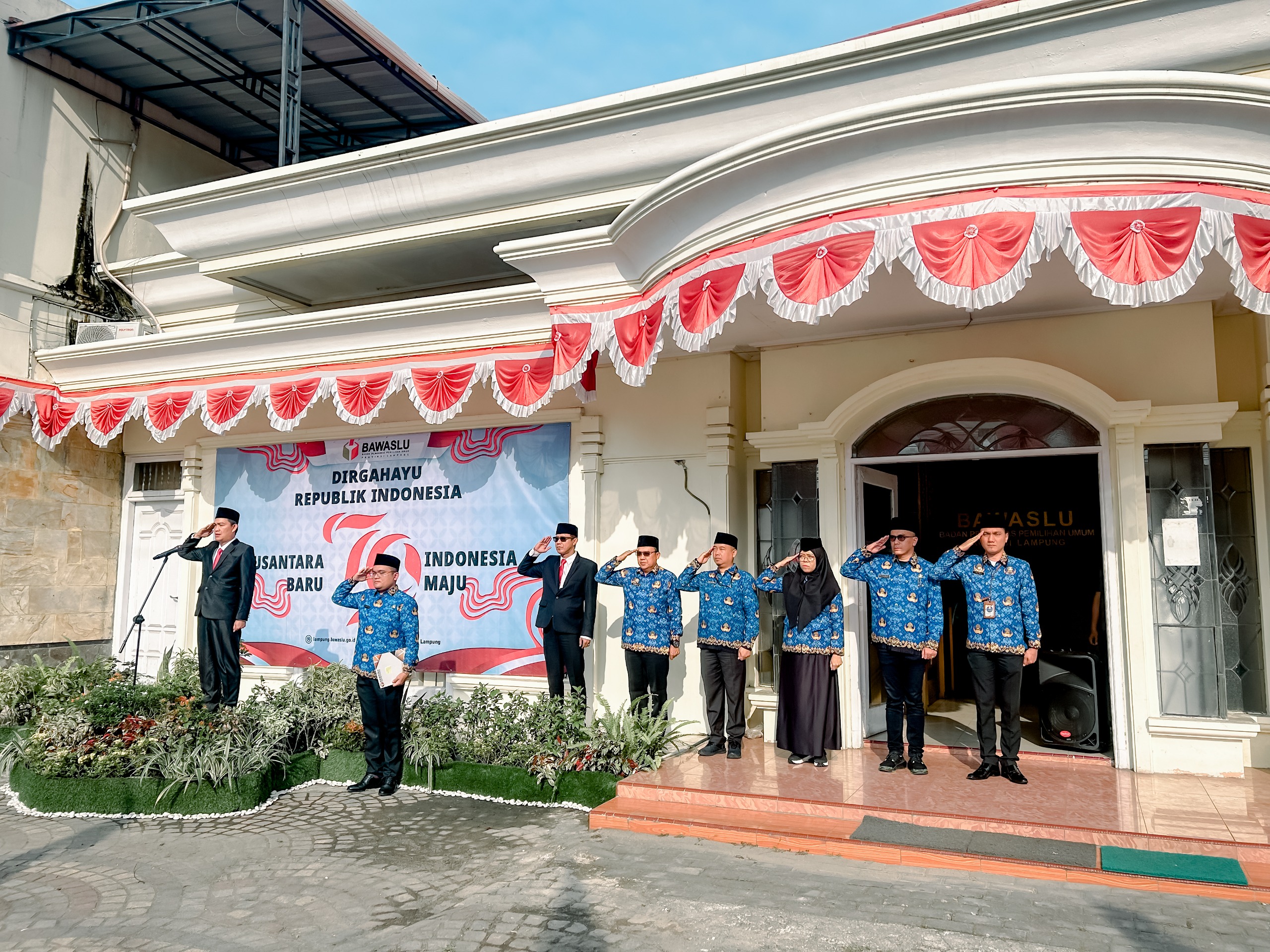 Bawaslu Provinsi Lampung Gelar Upacara Peringatan HUT ke-79 Kemerdekaan RI