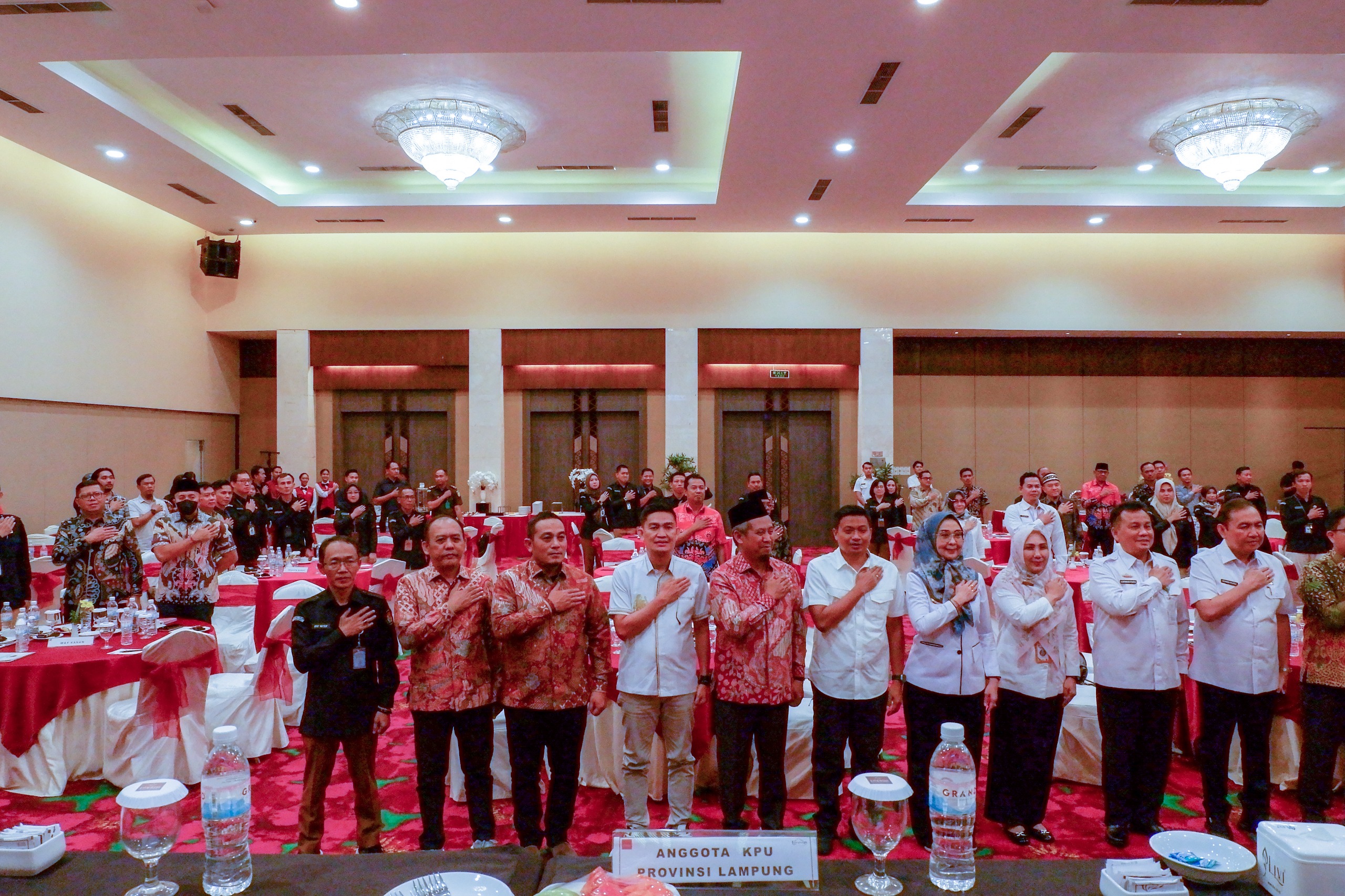 Bawaslu Lampung Hadiri Rapat Koordinasi Dan Penandatanganan Perjanjian Kerjasama Pemeriksaan Kesehatan Calon Kepala Daerah
