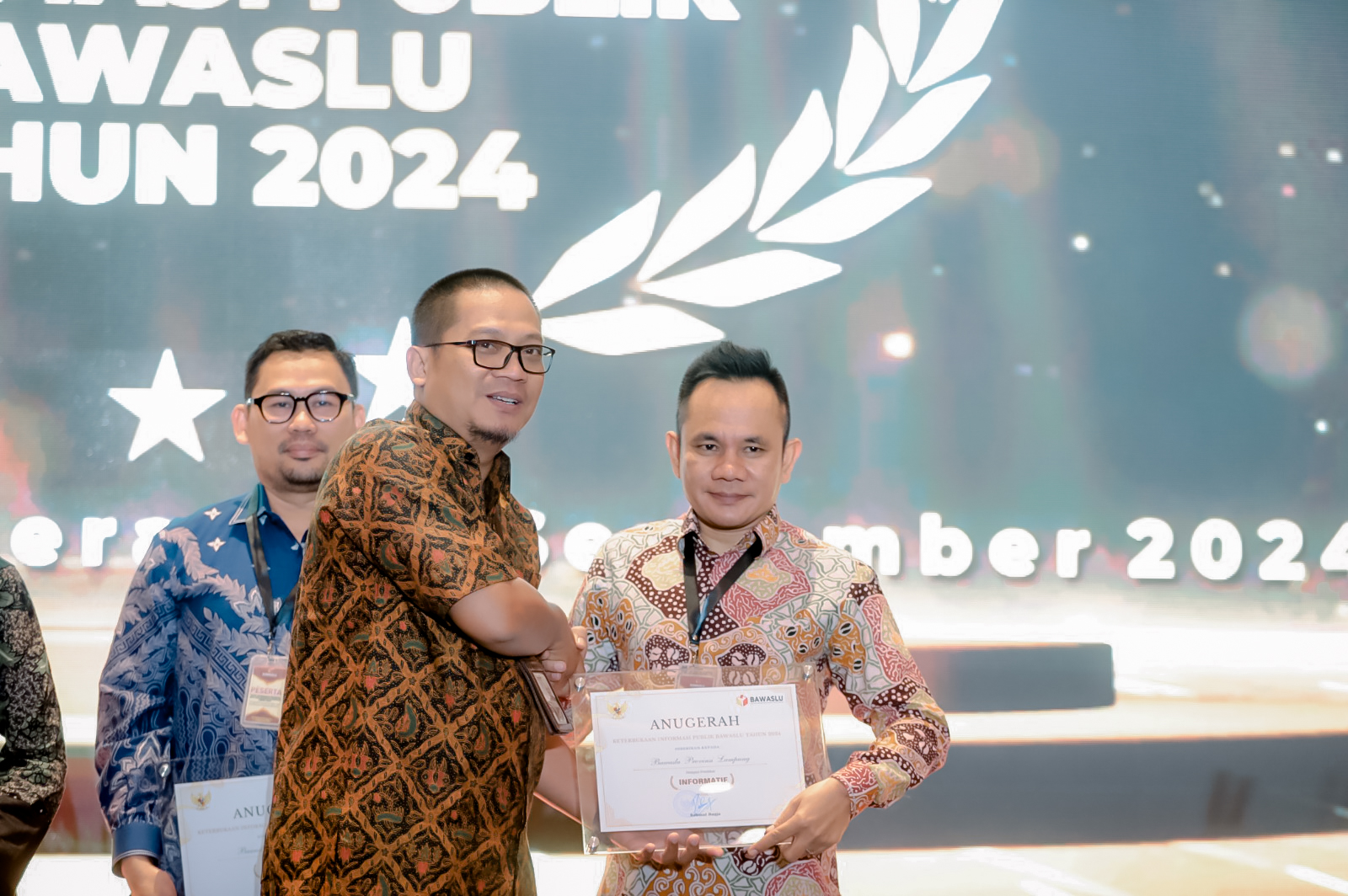 Bawaslu Provinsi Lampung Raih Penghargaan Keterbukaan Informasi Publik 2024