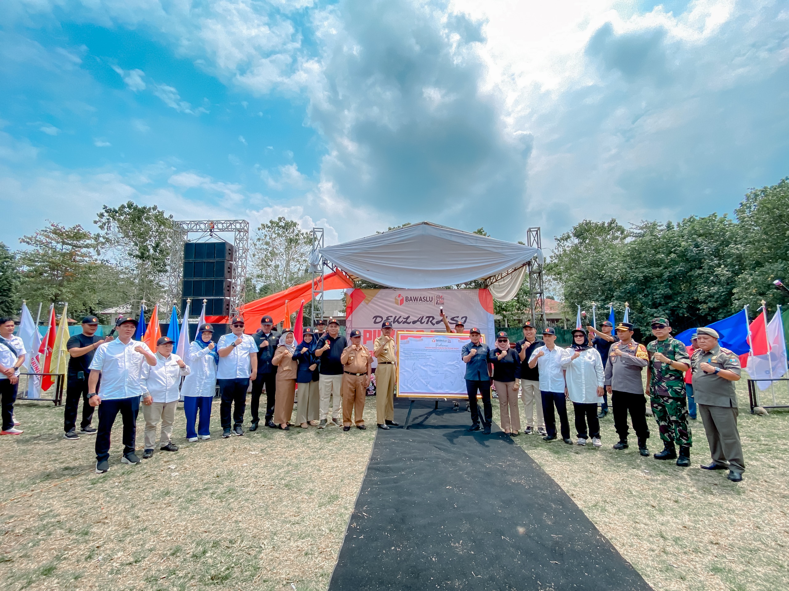 Bawaslu Gelar Deklarasi Kampanye Pilkada Damai Di Kabupaten Pesisir Barat