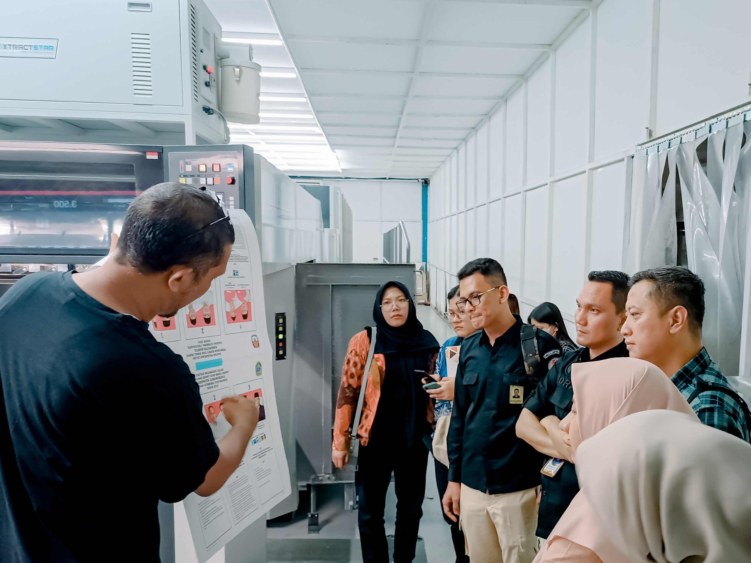 Bawaslu Lampung Awasi Langsung Percetakan Logistik Pilkada