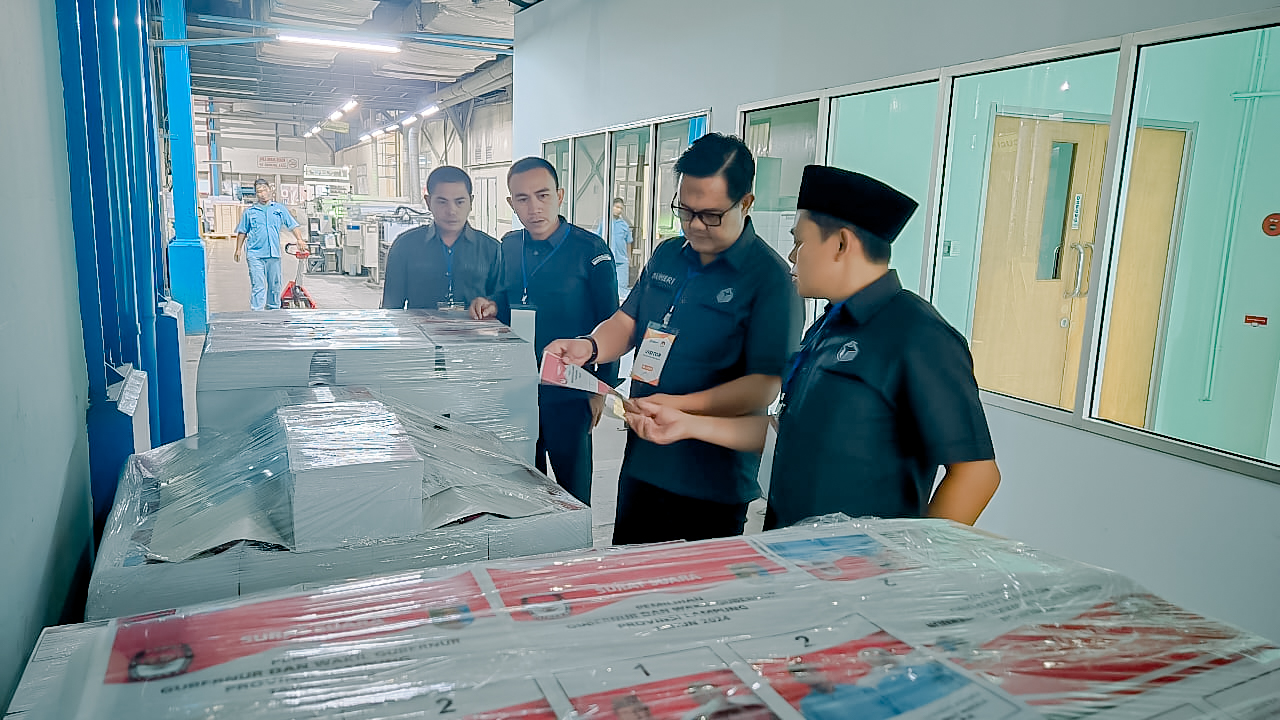 Bawaslu Lampung Awasi Secara Melekat Pencetakan Surat Suara Pilkada Serentak 2024 Di PT Gramedia Cikarang