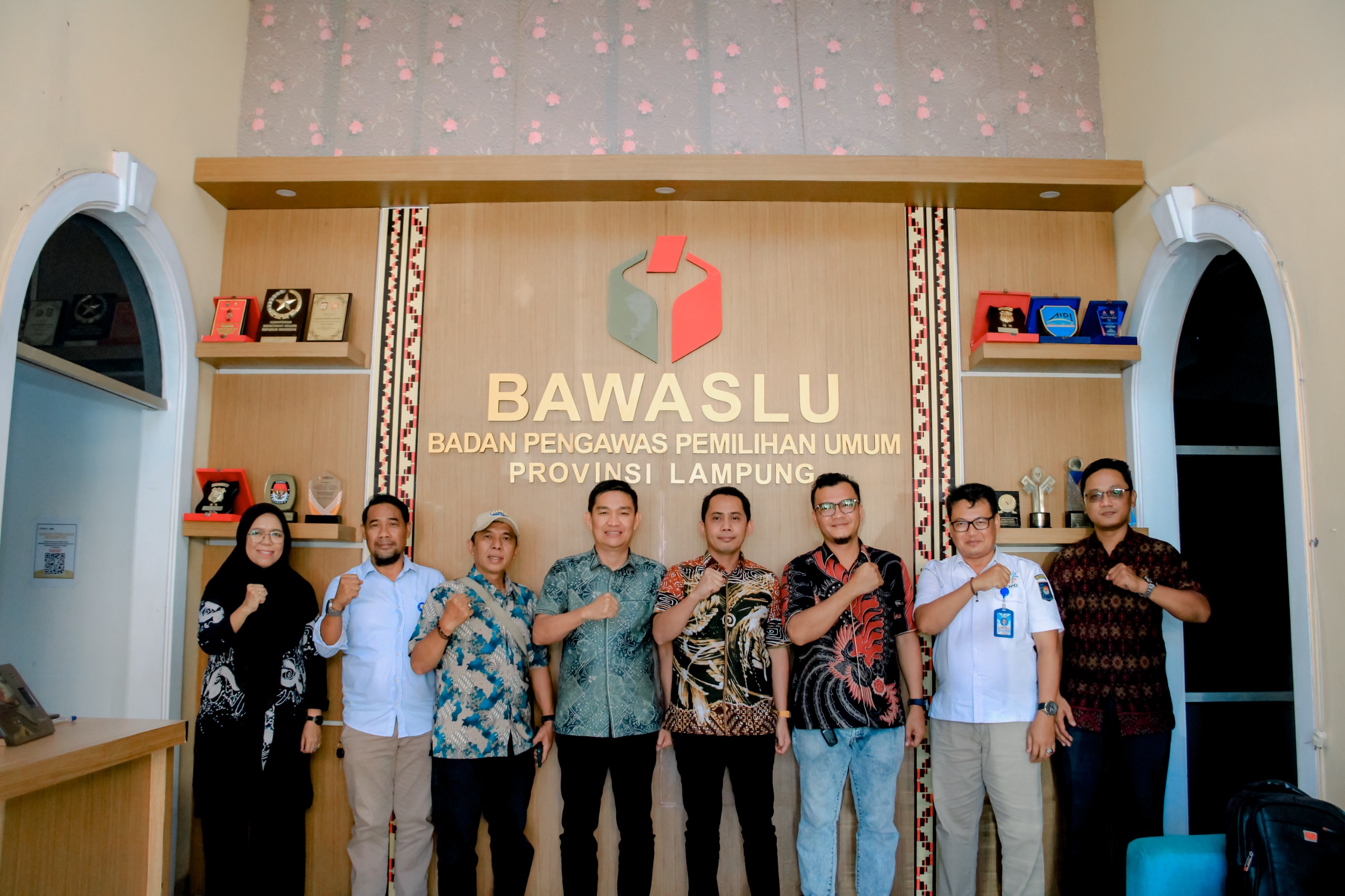 Bawaslu Lampung Terima Kunjungan Kerja Dirjen Bina Pemdes Kemendagri Bahas Persiapan Pelatihan Aparatur Desa Jelang Pilkada 2024