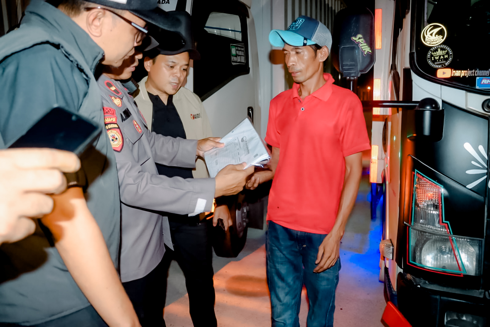Bawaslu Lampung Awasi Ketat Distribusi Surat Suara Pilkada Di Pelabuhan Bakauheni