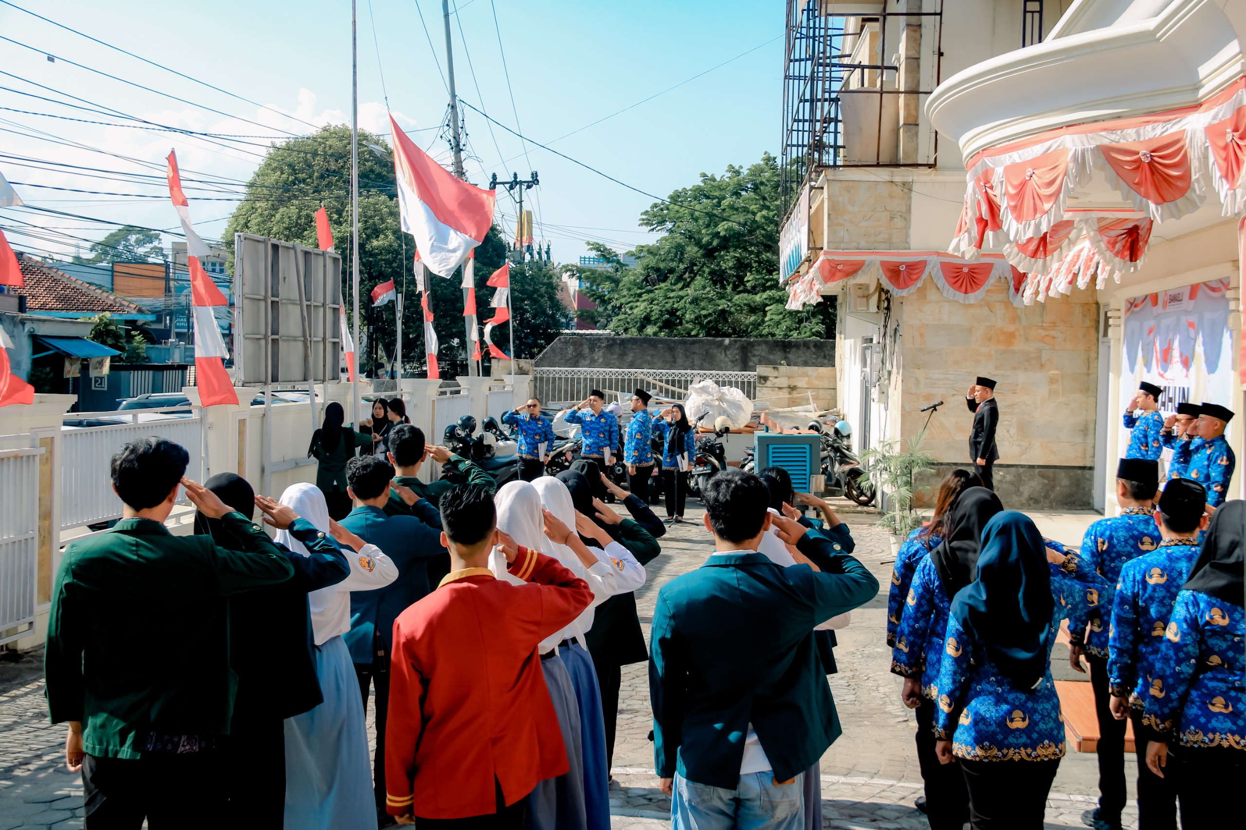 Bawaslu Provinsi Lampung Laksanakan Upacara Hari Sumpah Pemuda ke-96: Menguatkan Peran Pemuda dalam Menjaga Demokrasi