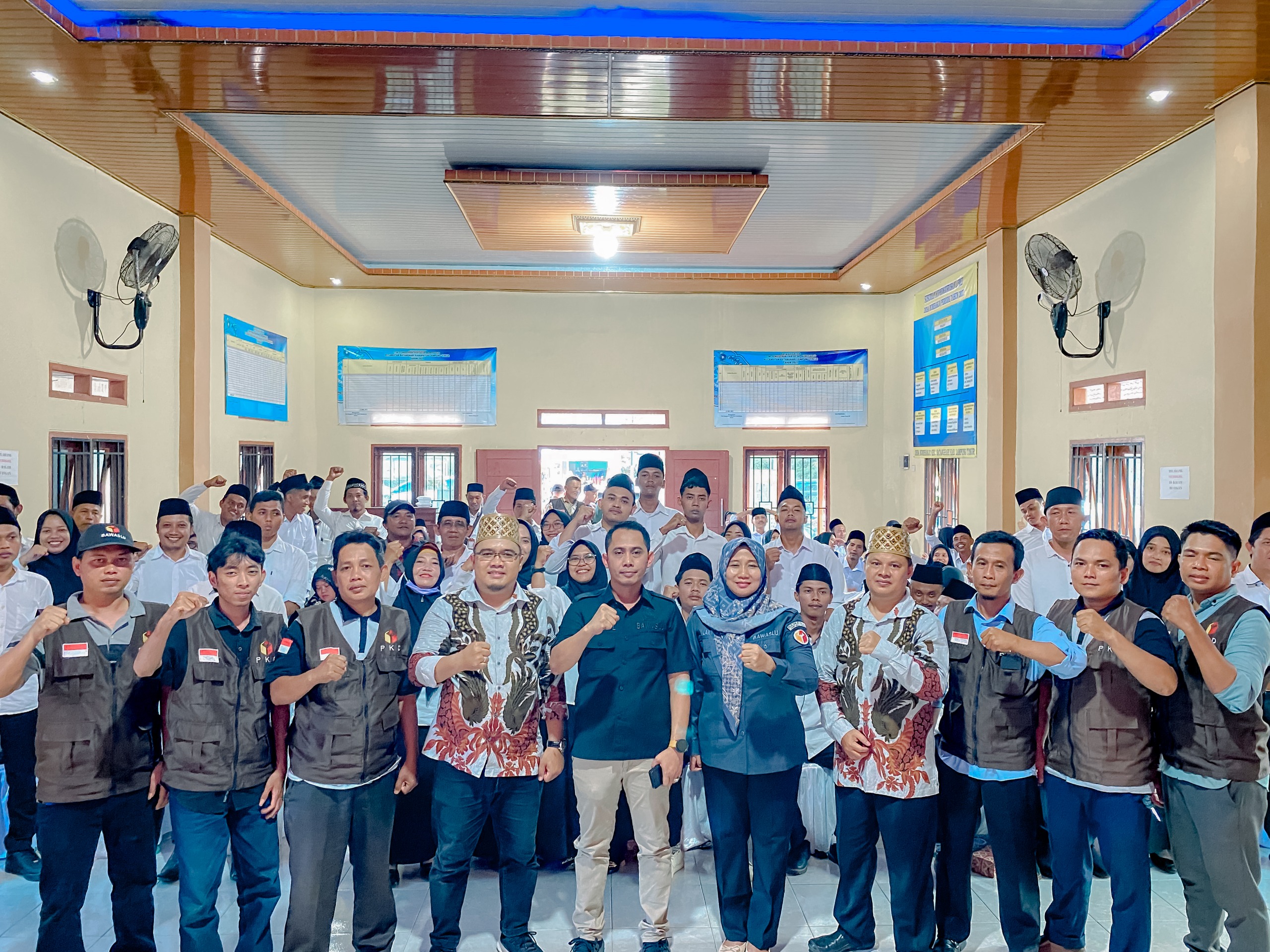 Sebanyak 88 PTPS Kecamatan Batanghari Resmi Dilantik, Bawaslu Lampung Ingatkan Pengawas TPS Agar Bekerja Baik