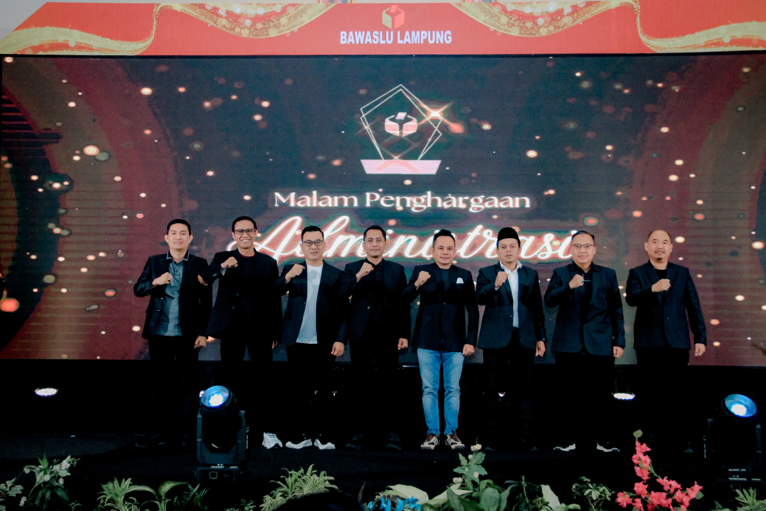 Apresiasi Atas Dedikasi Dan Integritas Pengelolaan Administrasi, Bawaslu Lampung Gelar Malam Penghargaan Administrasi Bawaslu Lampung