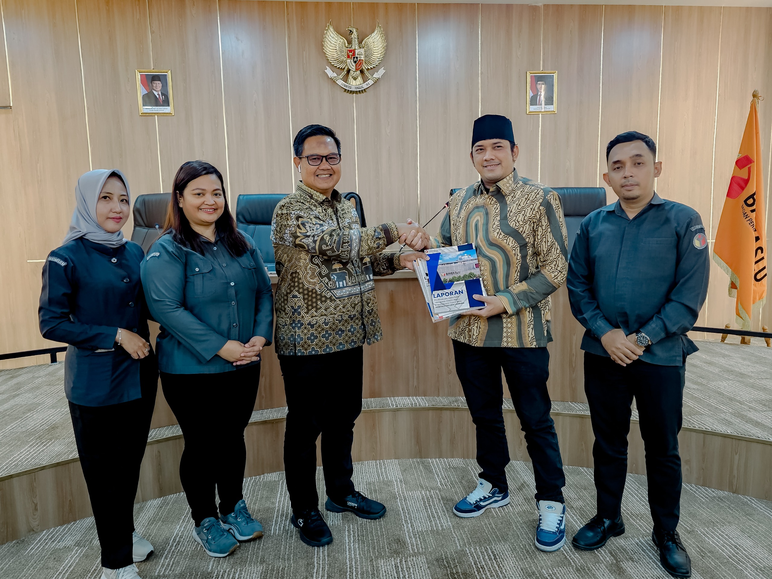 Usai Pemilu Dan Pilkada, Bawaslu Lampung Serahkan Laporan Akhir SDM Dan Organisasi Ke Bawaslu RI
