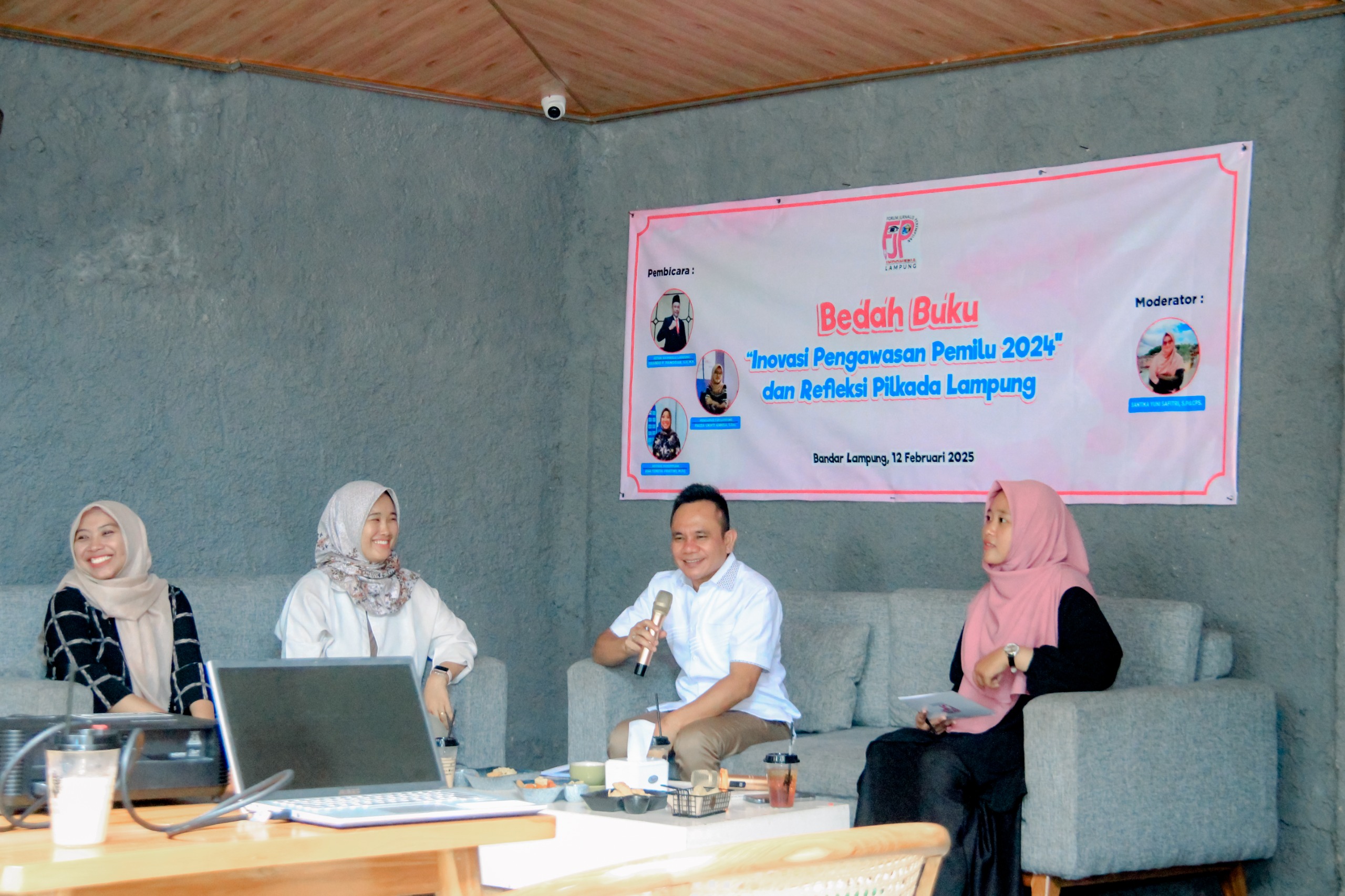 FJPI Lampung Gelar Diskusi Dan Bedah Buku, Bawaslu Lampung Dukung Peran Perempuan Bersama-sama Awasi Pemilu Dan Pilkada