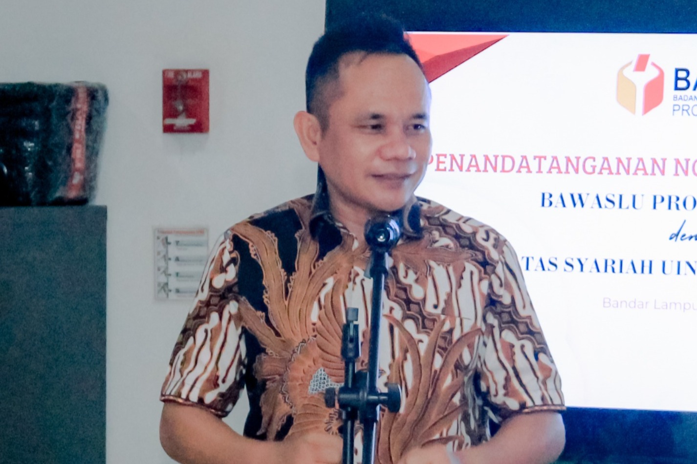 Bawaslu Lampung Gelar Diskusi dan Bedah Buku Pilkada Serentak 2024 Mengawal Integritas Demokrasi