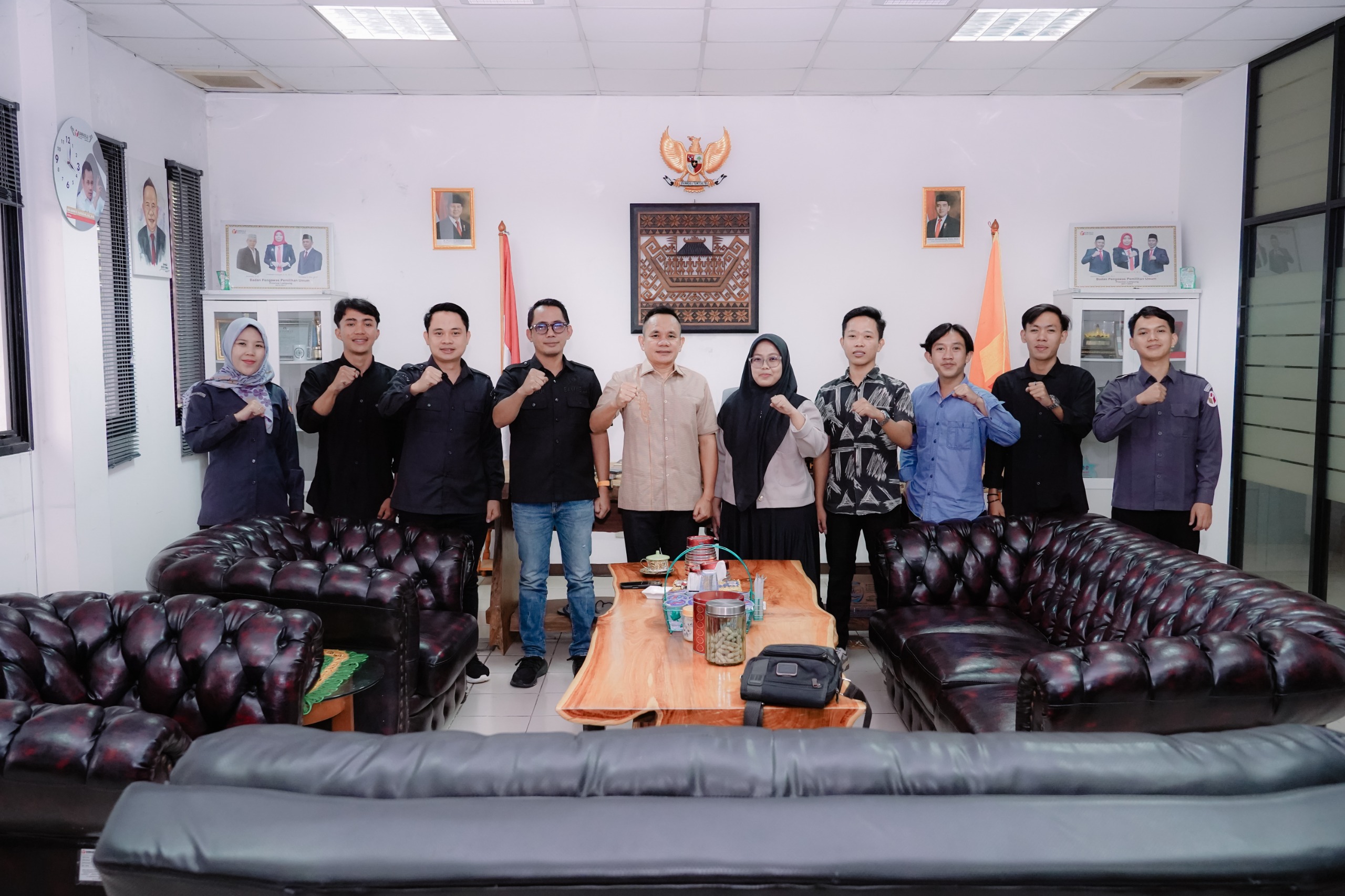 Badan Pengawas Pemilihan Umum (Bawaslu) Provinsi Lampung menerima audiensi dan silaturahmi dari Pimpinan Wilayah Pagar Nusa Provinsi Lampung pada Senin (05/01) di Kantor Bawaslu Provinsi Lampung.