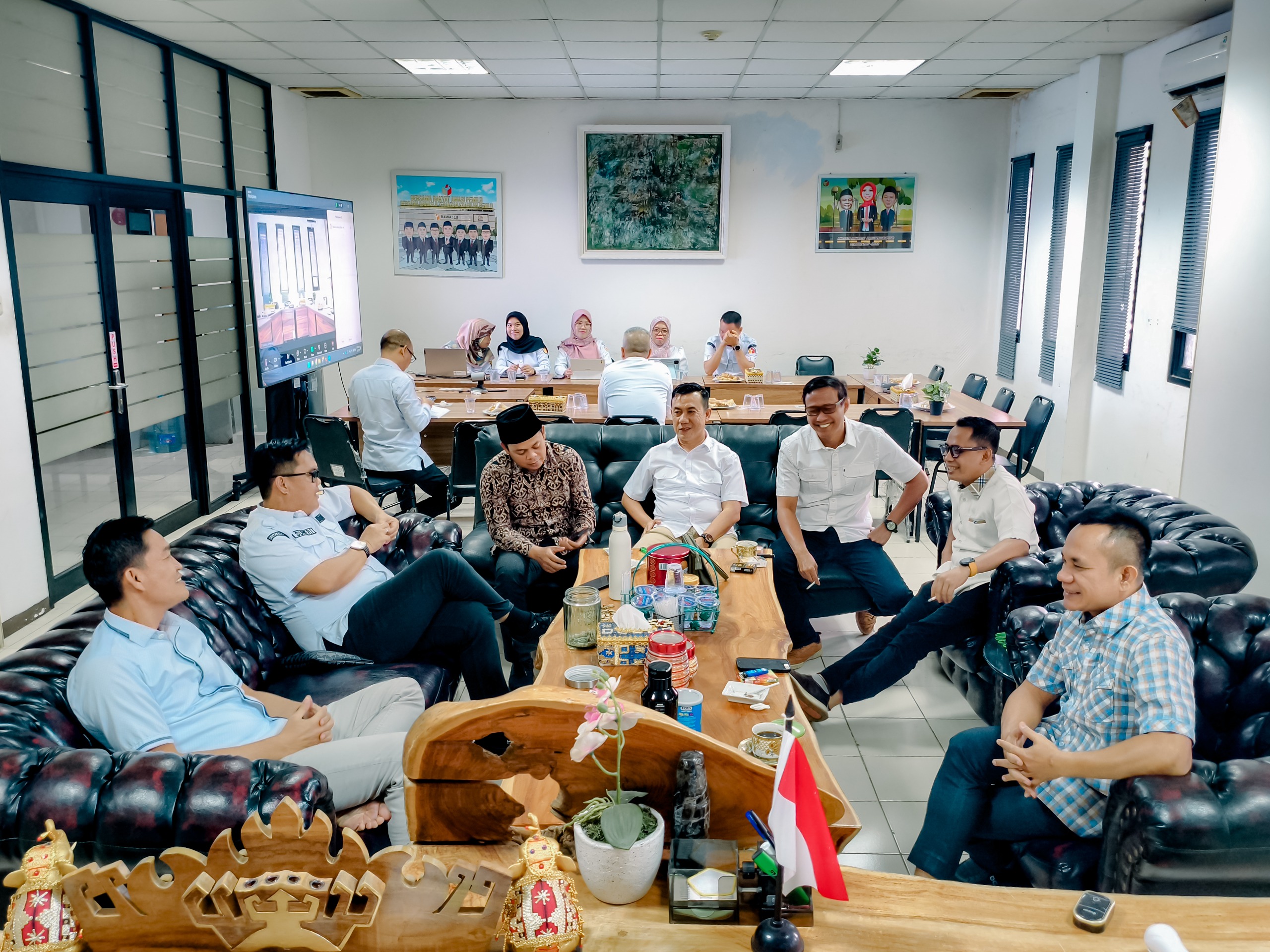 Badan Pengawas Pemilihan Umum (Bawaslu) Provinsi Lampung mengawali tahun kerja dengan menggelar rapat awal tahun di Kantor Bawaslu Provinsi Lampung, Rabu (7/1).