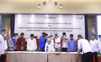 Bawaslu Lampung Lakukan Penandatangan MoU Bersama OKP