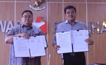 <strong>Bawaslu Lampung Dampingi Penyerahan Aset dan NPHD Lampung Tengah</strong>