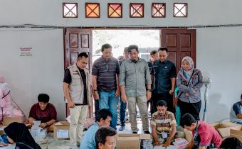 Bawaslu Provinsi Lampung Mengawasi Proses Pelipatan Kertas Suara Pemilu 2024 Di Lampung Selatan