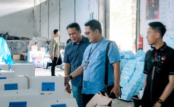 Pastikan Tepat Waktu dan Jumlah, Bawaslu Lampung Ketat Pengepakan Logistik Pemilu 2024