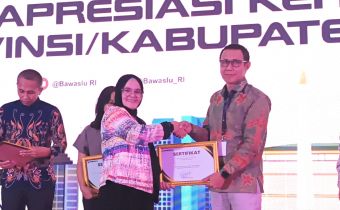 Bawaslu Provinsi Lampung Raih Penghargaan Kehumasan Terbaik Dari Bawaslu RI