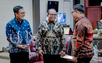 Bawaslu Lampung Awasi Penyerahan Dokumen Calon Terpilih DPRD Provinsi 2024 Oleh KPU