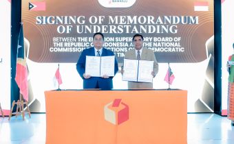 Berbagi Pengetahuan, Pengalaman Dan Peningkatan Kapasitas, Bawaslu-CNE Timor Leste Tanda Tangani MoU