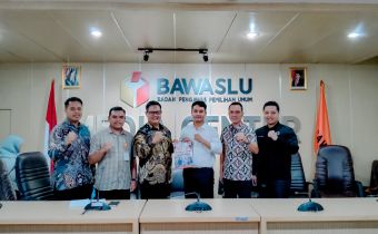 Bawaslu Provinsi Lampung Serahkan Laporan Akhir Divisi Hukum Tahun 2024 Ke Bawaslu RI