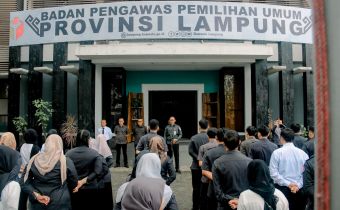 Gelar Apel, Bawaslu Lampung Ingatkan Jajaran Bersama Meningkatkan Kinerja Dan Menjaga Sinergitas
